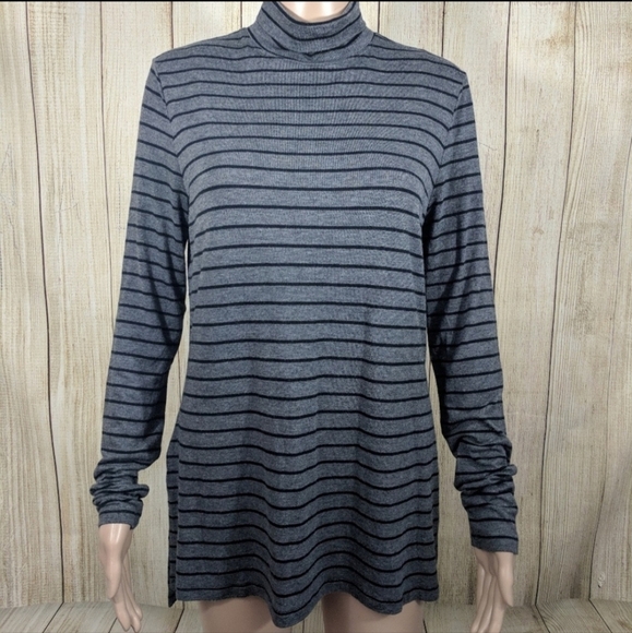 Athleta Threadlight Layering Turtleneck Top Grey Black Stripe Long Sleeve Small - Picture 1 of 8